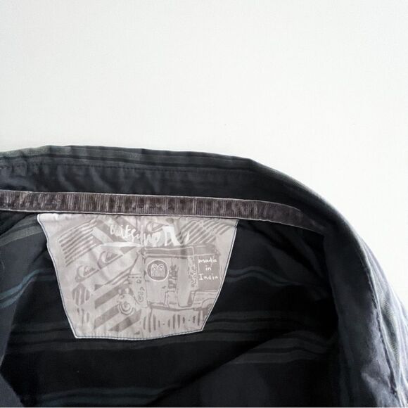 Quiksilver Shirt Striped Gray Blue Button Up Men's M - Picture 9 of 11